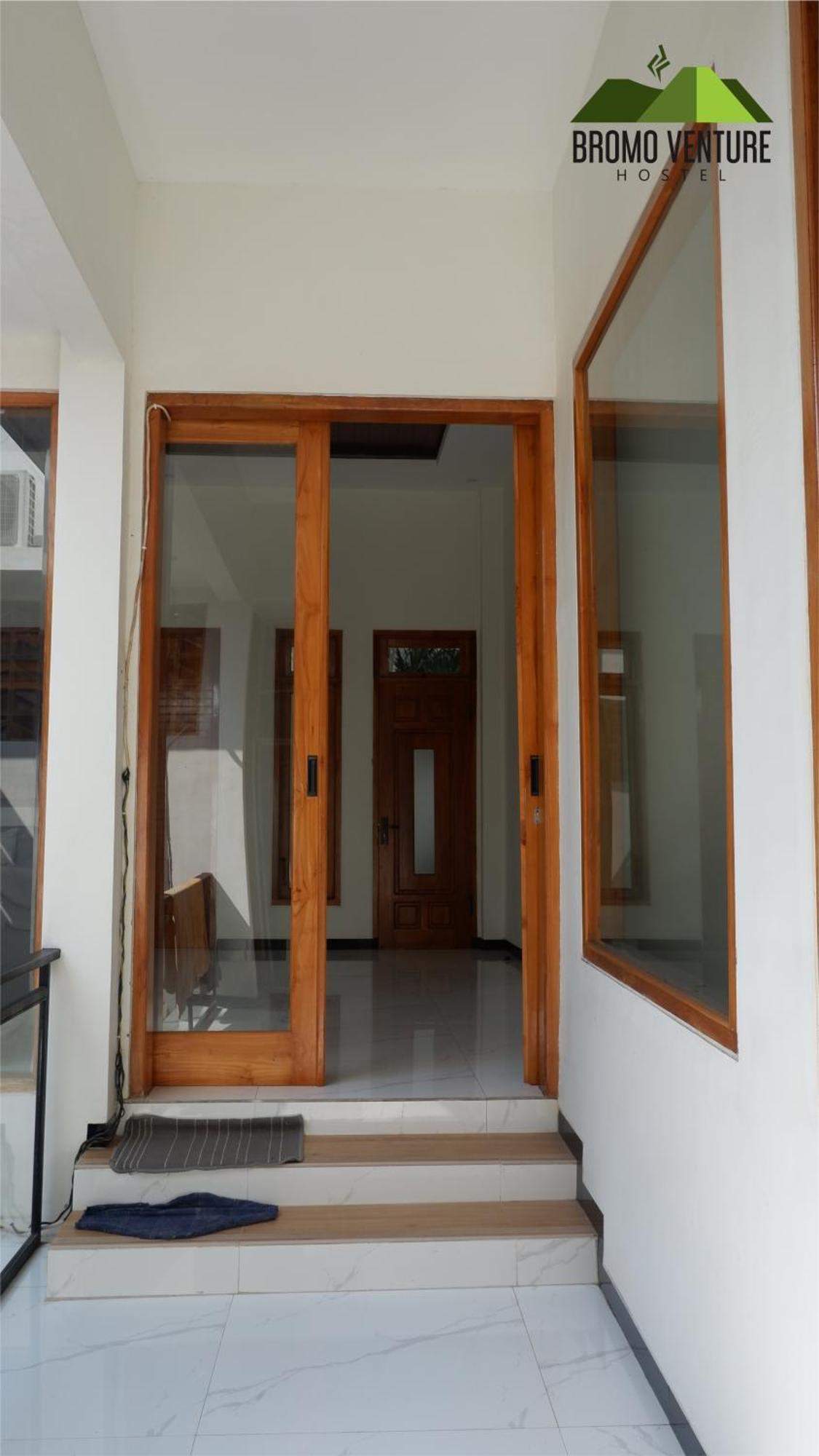 Bromo Venture Hostel Probolinggo Exterior foto