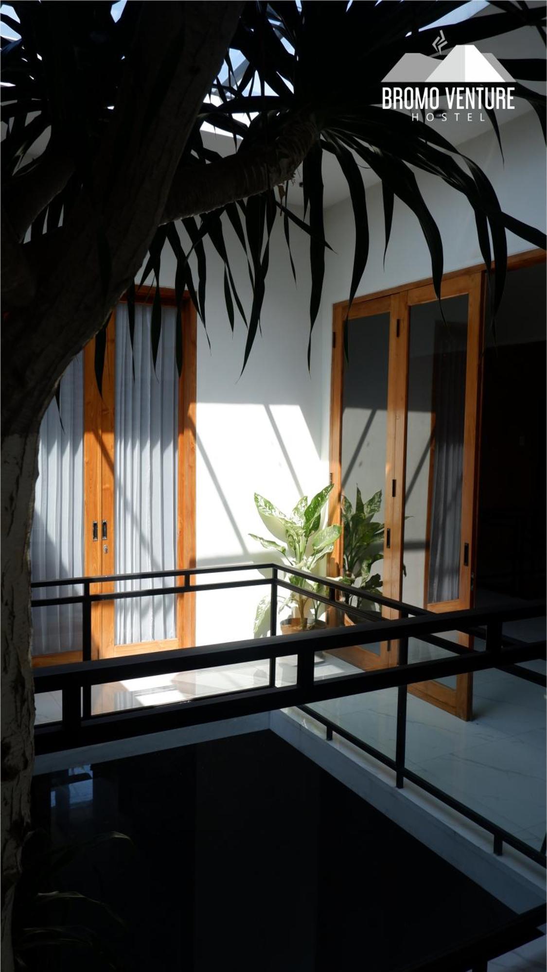 Bromo Venture Hostel Probolinggo Exterior foto
