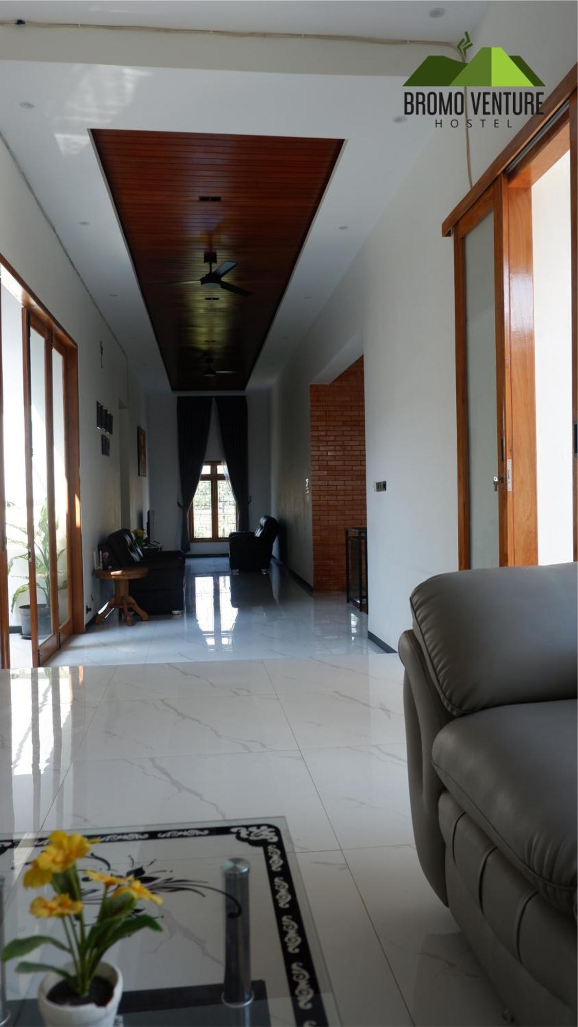 Bromo Venture Hostel Probolinggo Exterior foto